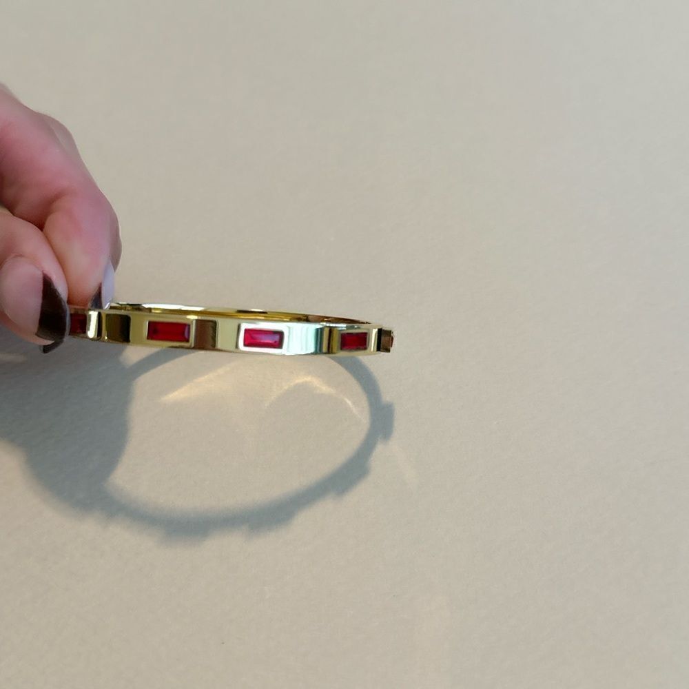 Red crystal bangle M811 - Picture 3 of 5